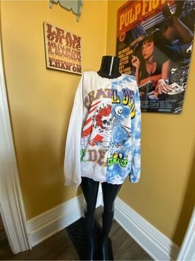 Grateful Dead Graphic Tie-Dye Skull Crewneck Sweatshirt - White & Sky Blue Y2K